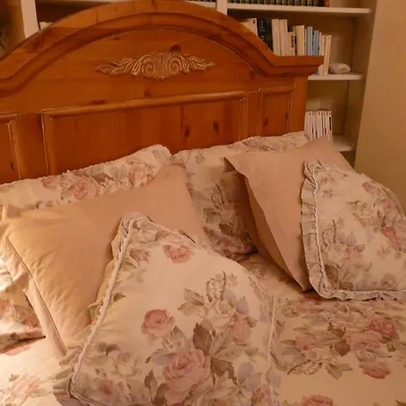 Holiday home Chateau De La Comtesse Saint-Martin-Petit