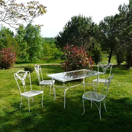 Chateau De La Comtesse Saint-Martin-Petit