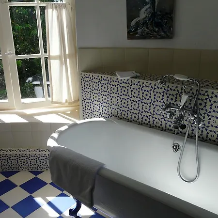 Chateau De La Comtesse Saint-Martin-Petit