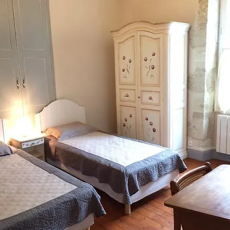 Chateau De La Comtesse Saint-Martin-Petit