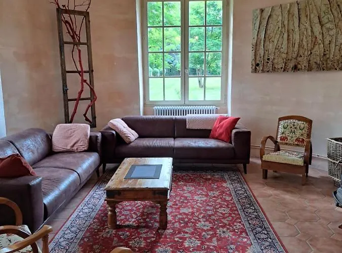 Chateau De La Comtesse Saint-Martin-Petit