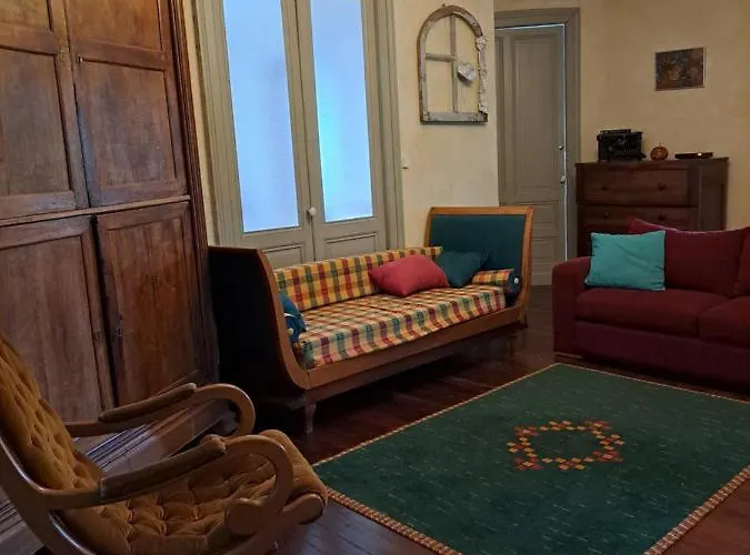 Chateau De La Comtesse * Saint-Martin-Petit