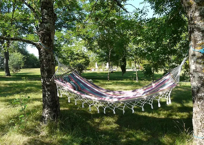 Chateau De La Comtesse Saint-Martin-Petit